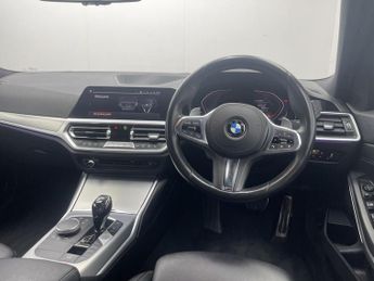BMW 3 SERIES 2.0 320i M Sport Saloon 4dr Petrol Auto Euro 6 (s/s) (184 ps)