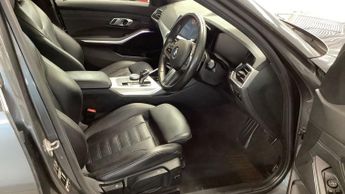BMW 3 SERIES 2.0 320i M Sport Saloon 4dr Petrol Auto Euro 6 (s/s) (184 ps)