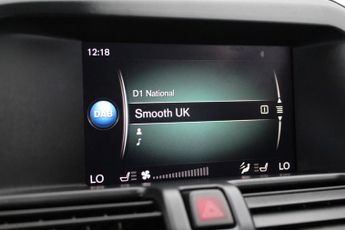 VOLVO XC60 2.4 D5 R-Design Lux Nav SUV 5dr Diesel Auto AWD Euro 6 (s/s) (22