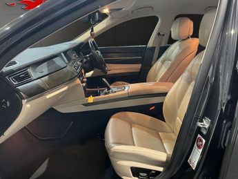 BMW 7 SERIES 3.0 730d SE Luxury Edition Saloon 4dr Diesel Auto Euro 5 (245 ps