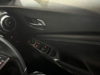 NISSAN JUKE 1.6 N-Connecta SUV 5dr Petrol Hybrid Auto Euro 6 (143 ps)