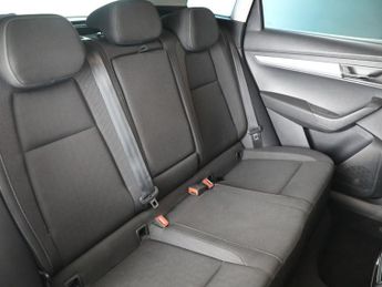 SKODA KAROQ 1.5 TSI ACT SE Drive SUV 5dr Petrol DSG Euro 6 (s/s) (150 ps)