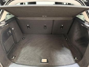 LAND ROVER RANGE ROVER EVOQUE 2.0 TD4 SE Tech SUV 5dr Diesel Auto 4WD Euro 6 (s/s) (180 ps)