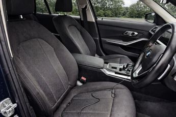 BMW 3 SERIES 2.0 330e 12kWh SE Pro Saloon 4dr Petrol Plug-in Hybrid Auto Euro
