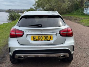 MERCEDES-BENZ GLA DIESEL HATCHBACK 2.1 GLA220d AMG Line (Premium) SUV 5dr Diesel 7G-DCT 4MATIC Euro