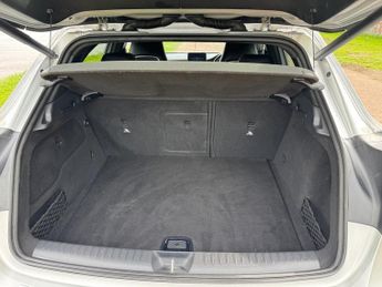 MERCEDES-BENZ GLA DIESEL HATCHBACK 2.1 GLA220d AMG Line (Premium) SUV 5dr Diesel 7G-DCT 4MATIC Euro