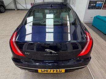 JAGUAR XJ 3.0d V6 Portfolio Saloon 4dr Diesel Auto Euro 6 (s/s) (300 ps)