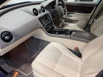 JAGUAR XJ 3.0d V6 Portfolio Saloon 4dr Diesel Auto Euro 6 (s/s) (300 ps)