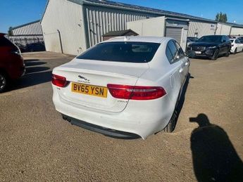 JAGUAR XE 2.0d R-Sport Saloon 4dr Diesel Auto Euro 6 (s/s) (180 ps)