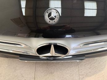 MERCEDES-BENZ GLC 2.1 GLC220d AMG Line SUV 5dr Diesel G-Tronic 4MATIC Euro 6 (s/s)