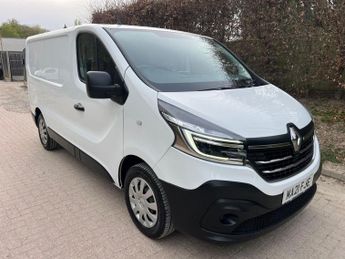 Renault Trafic 2.0 dCi ENERGY 28 Business+ Panel Van 5dr Diesel Manual SWB Stan
