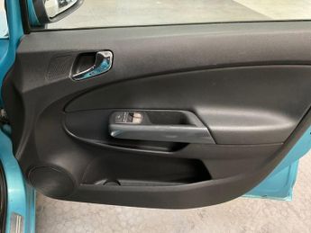 VAUXHALL CORSA 1.4 16V SE Hatchback 5dr Petrol Auto Euro 5 (100 ps)