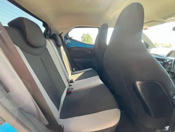 TOYOTA AYGO 1.0 VVT-i x-cite Hatchback 5dr Petrol x-shift Euro 6 (68 ps)