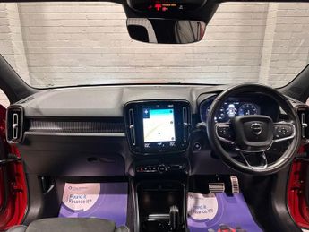 VOLVO XC40 2.0 B4 MHEV R-Design SUV 5dr Petrol Hybrid Auto Euro 6 (s/s) (19