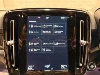 VOLVO XC40 2.0 B4 MHEV R-Design SUV 5dr Petrol Hybrid Auto Euro 6 (s/s) (19