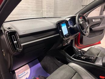 VOLVO XC40 2.0 B4 MHEV R-Design SUV 5dr Petrol Hybrid Auto Euro 6 (s/s) (19