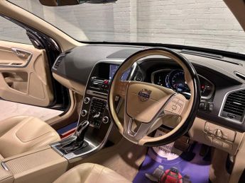 VOLVO XC60 2.4 D5 SE Lux Nav SUV 5dr Diesel Geartronic AWD Euro 5 (215 ps)