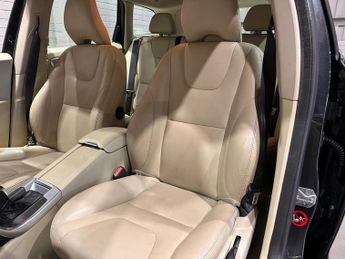 VOLVO XC60 2.4 D5 SE Lux Nav SUV 5dr Diesel Geartronic AWD Euro 5 (215 ps)