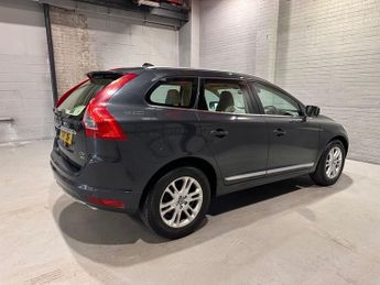 VOLVO XC60 2.4 D5 SE Lux Nav SUV 5dr Diesel Geartronic AWD Euro 5 (215 ps)