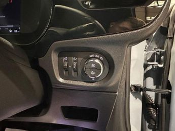 VAUXHALL Corsa Electric 50kWh GS Hatchback 5dr Electric Auto (136 ps)