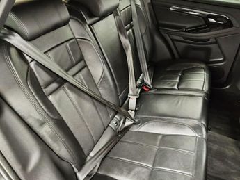 LAND ROVER RANGE ROVER EVOQUE 2.0 D180 R-Dynamic SE SUV 5dr Diesel Auto 4WD Euro 6 (s/s) (180 