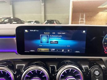 MERCEDES-BENZ A-CLASS 2.0 A35 AMG (Premium Plus) Hatchback 5dr Petrol SpdS DCT 4MATIC 