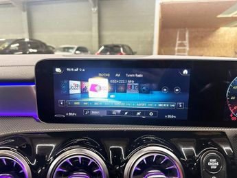 MERCEDES-BENZ A-CLASS 2.0 A35 AMG (Premium Plus) Hatchback 5dr Petrol SpdS DCT 4MATIC 