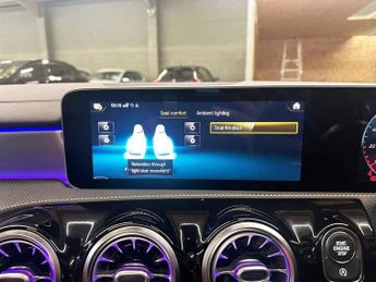 MERCEDES-BENZ A-CLASS 2.0 A35 AMG (Premium Plus) Hatchback 5dr Petrol SpdS DCT 4MATIC 