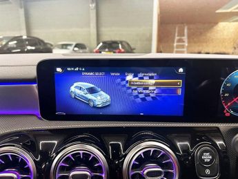 MERCEDES-BENZ A-CLASS 2.0 A35 AMG (Premium Plus) Hatchback 5dr Petrol SpdS DCT 4MATIC 