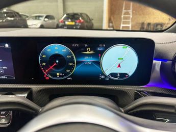 MERCEDES-BENZ A-CLASS 2.0 A35 AMG (Premium Plus) Hatchback 5dr Petrol SpdS DCT 4MATIC 