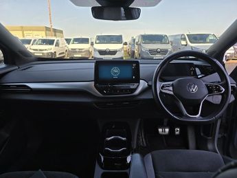 VOLKSWAGEN ID.4 Pure 52kWh Life SUV 5dr Electric Auto (148 ps)