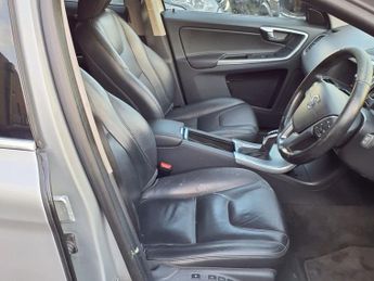 VOLVO XC60 2.0 D4 SE LUX NAV 5d 188 BHP
