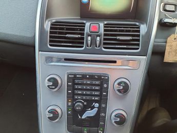 VOLVO XC60 2.0 D4 SE LUX NAV 5d 188 BHP