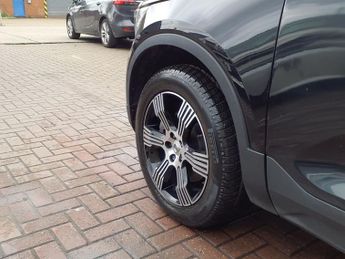 VOLVO XC40 2.0 B4 INSCRIPTION MHEV 5d 195 BHP