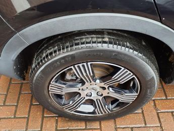VOLVO XC40 2.0 B4 INSCRIPTION MHEV 5d 195 BHP