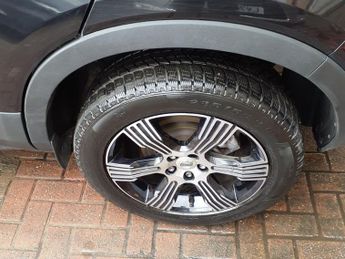 VOLVO XC40 2.0 B4 INSCRIPTION MHEV 5d 195 BHP