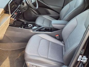 KIA NIRO 4 5d 202 BHP