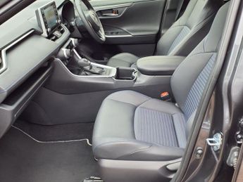 TOYOTA RAV4 2.5 VVT-h GPF Dynamic SUV 5dr Petrol Hybrid CVT Euro 6 (s/s) (21