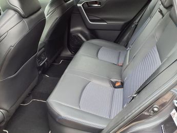 TOYOTA RAV4 2.5 VVT-h GPF Dynamic SUV 5dr Petrol Hybrid CVT Euro 6 (s/s) (21