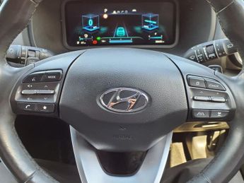 HYUNDAI KONA 64kWh Premium SUV 5dr Electric Auto (10.5kW Charger) (204 ps)