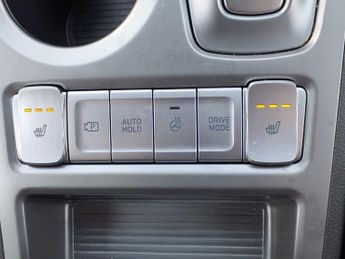 HYUNDAI KONA 64kWh Premium SUV 5dr Electric Auto (10.5kW Charger) (204 ps)
