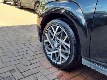 HYUNDAI KONA 64kWh Premium SUV 5dr Electric Auto (10.5kW Charger) (204 ps)