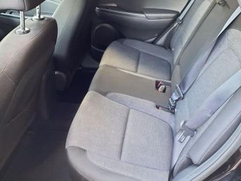 HYUNDAI KONA 64kWh Premium SUV 5dr Electric Auto (10.5kW Charger) (204 ps)