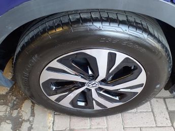 VOLKSWAGEN ID.4 Pure Performance 52kWh Life Edition SUV 5dr Electric Auto (170 p
