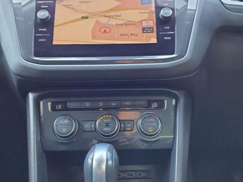 VOLKSWAGEN TIGUAN 2.0 TDI Match SUV 5dr Diesel DSG Euro 6 (s/s) (150 ps)