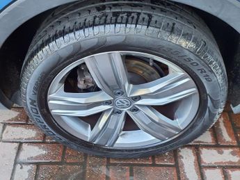 VOLKSWAGEN TIGUAN 2.0 TDI Match SUV 5dr Diesel DSG Euro 6 (s/s) (150 ps)