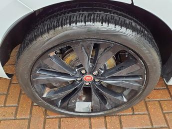 JAGUAR F-PACE 2.0 D180 R-Sport SUV 5dr Diesel Auto AWD Euro 6 (s/s) (180 ps)