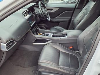 JAGUAR F-PACE 2.0 D180 R-Sport SUV 5dr Diesel Auto AWD Euro 6 (s/s) (180 ps)