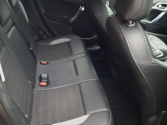 PEUGEOT 2008 1.2 PureTech Allure SUV 5dr Petrol EAT Euro 6 (s/s) (110 ps)