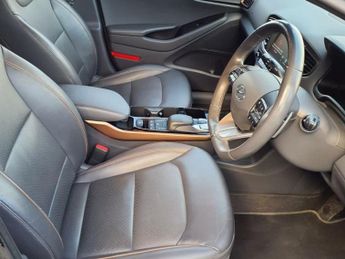 HYUNDAI IONIQ 28kWh Premium SE Hatchback 5dr Electric Auto (120 ps)